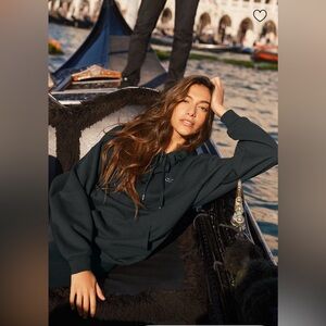 Alo Yoga Accolade Hoodie in Charcoal Green size Large